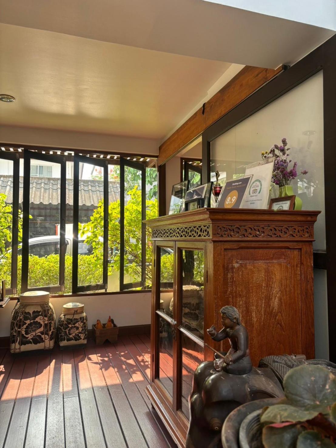 Yindee Stylish Guesthouse Chiang Mai Bagian luar foto